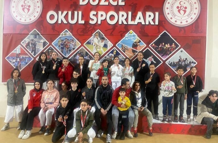 77 sporcu madalya için tatamiye çıktı