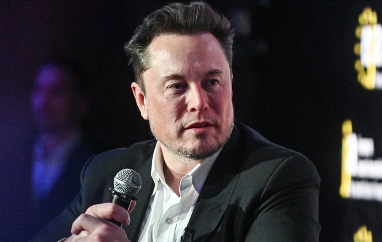 Elon Musk, Neuralink’in beyin çipinin geçmiş kere birlikte kişiye yerleştirildiğini duyurdu