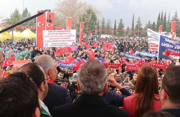 Gaziantep’te, başkanlığa 3’üncü kez aday gösterilen Şahin’e coşkulu karşılama