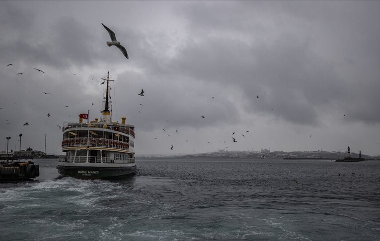 İstanbul’da hava muhalefeti zımnında birtakım vapur seferleri yapılamıyor