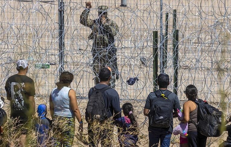 ABD Yüksek Mahkemesi, Texas polisinin düzensiz göçmenleri gözaltına alma yetkisini onayladı