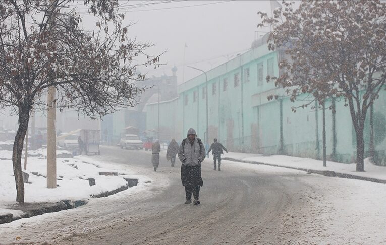 Afganistan’da olumsuz hava koşulları nedeniyle en az 60 kişi hayatını kaybetti