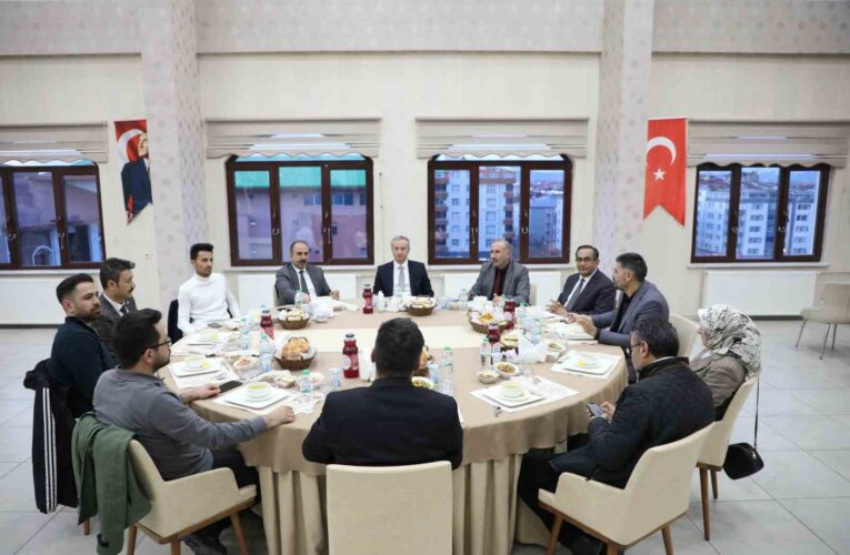 Ağrı’da eğitimciler iftar sofrasında buluştu