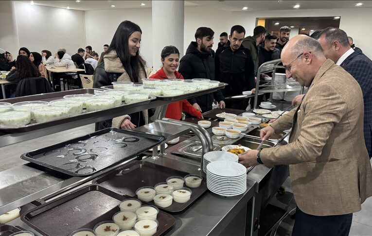 Ağrı’daki üniversite öğrencilerine ücretsiz iftar veriliyor