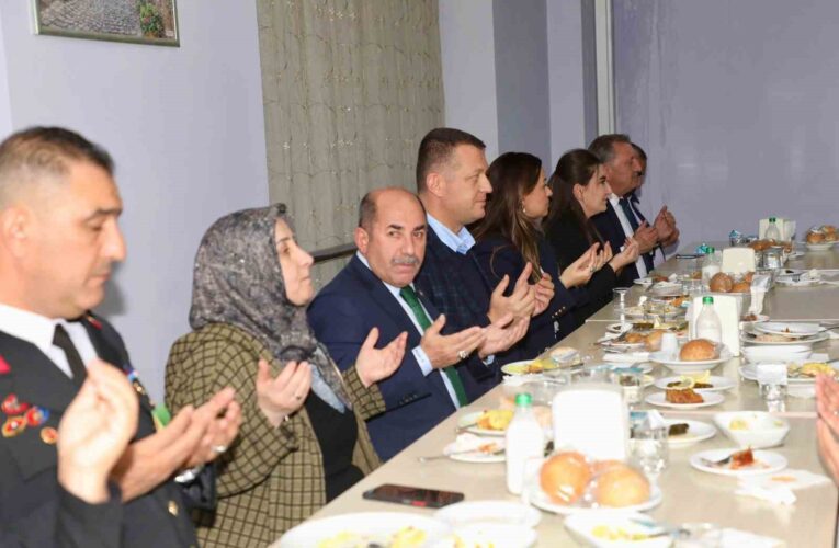 Alanya Kaymakamı Ürkmezer huzurevi sakinleriyle iftar yaptı