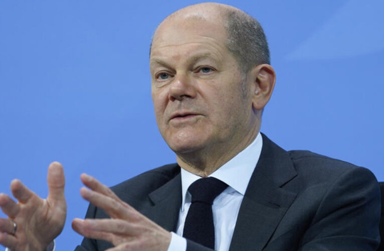 Almanya Başbakanı Scholz’a kitap fuarında Gazze protestosu