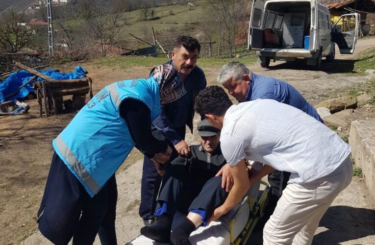 Ambulanslarla sandığa giderek oy kullandılar