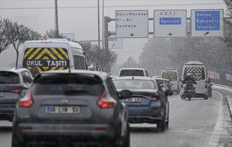 Ankara’nın bazı kesimlerinde kar yağışı etkili oldu