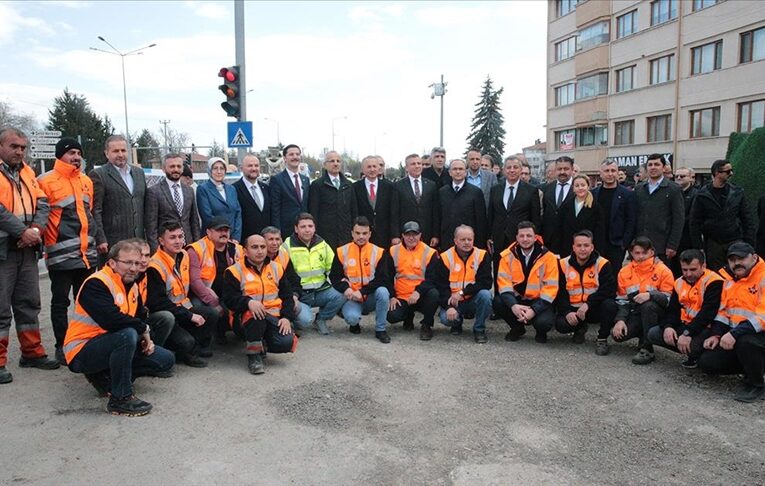 Bakan Uraloğlu, Bolu’da inceleme ve ziyaretlerde bulundu