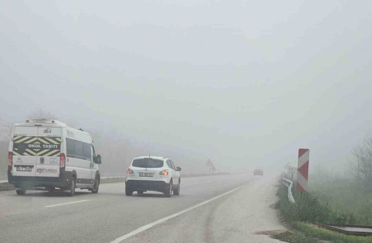 Bandırma’da sabah saatlerinde yoğun sis etkili oldu