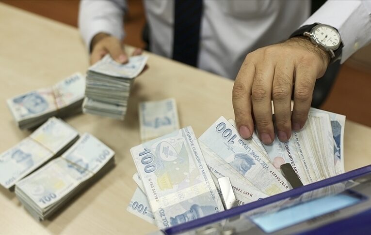 Bankacılık sektörünün kredi hacmi geçen hafta 12 trilyon 593 milyar lira oldu