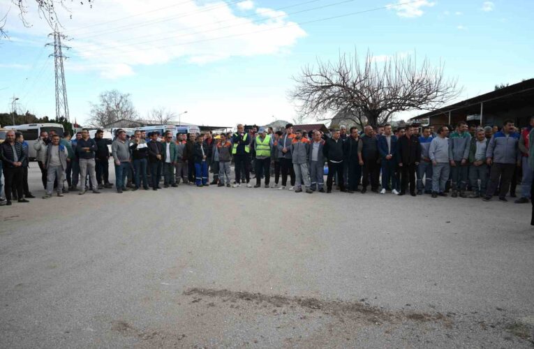 Başkan Topaloğlu’ndan personele alışveriş kartı