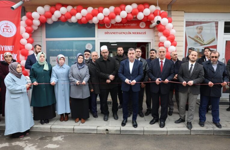 Bayburt İl Müftülüğü Diyanet Gençlik Merkezi hizmete açıldı