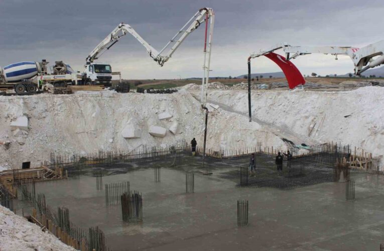 Beyşehir’de OSB’de yapılan caminin temeli dualarla atıldı