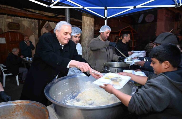 Bozüyük Belediyesi İftar çadırında ilk oruçlar açıldı