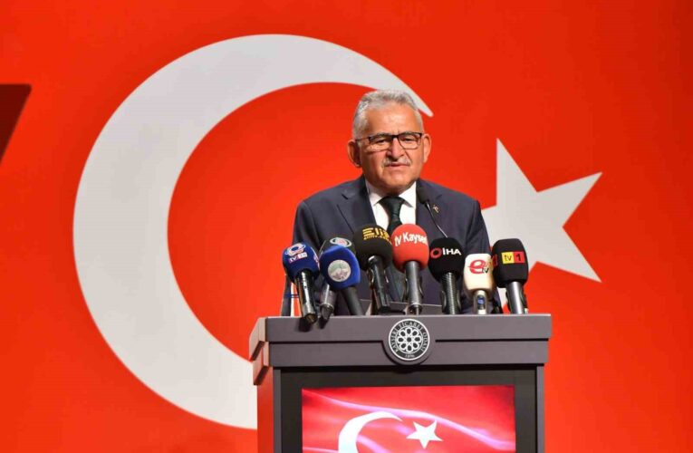 Büyükkılıç: “İstiklal Marşı, Türk milletinin bağımsızlık ve özgürlük mücadelesinin simgesidir”