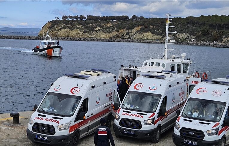 Çanakkale’de batan bottaki kayıp düzensiz göçmenleri arama çalışmaları devam ediyor