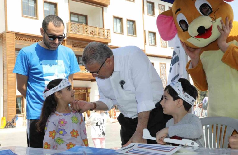 Çocuklar Yunusemre Bilim ve Havacılık Şenliğinde eğlendi