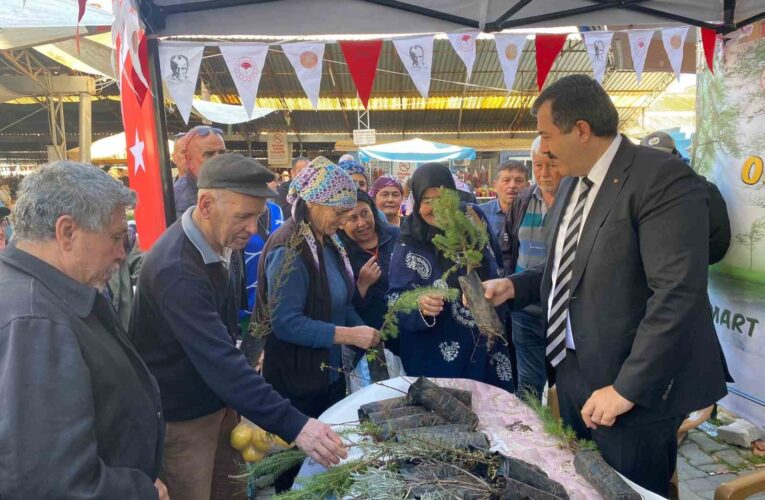 Dalaman’da vatandaşlara 3 bin adet fidan dağıtıldı