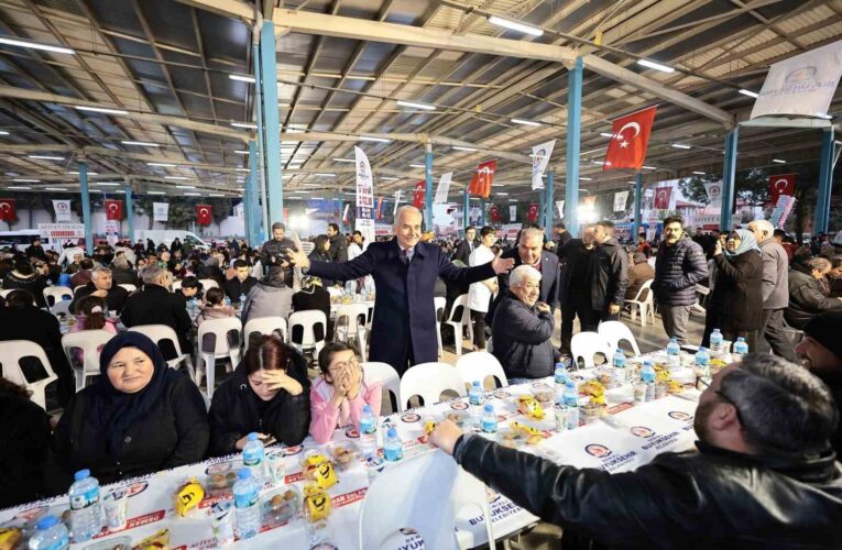 Denizli Büyükşehir Kayıhan’da iftar sofrası kurdu