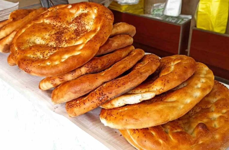 Devrek’te Ramazan pidesi vatandaşların tüketimine sunulmaya başlandı