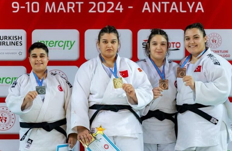 Duygu Dirgen’den bronz madalya