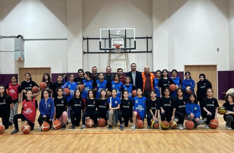 Düzce’de yetenekli ve gelişim vaat eden sporcu adaylarına basketbol eğitimi