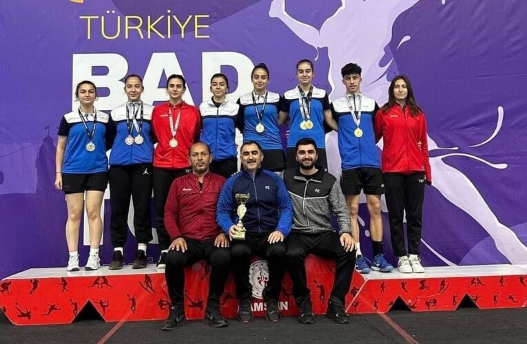 Erzincan Anadolu Lisesi Genç Kız Takımı Türkiye Şampiyonu oldu