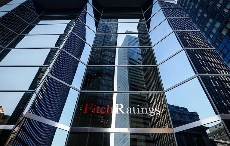 Fitch, bu yıla ilişkin küresel ekonomik büyüme tahminini yükseltti