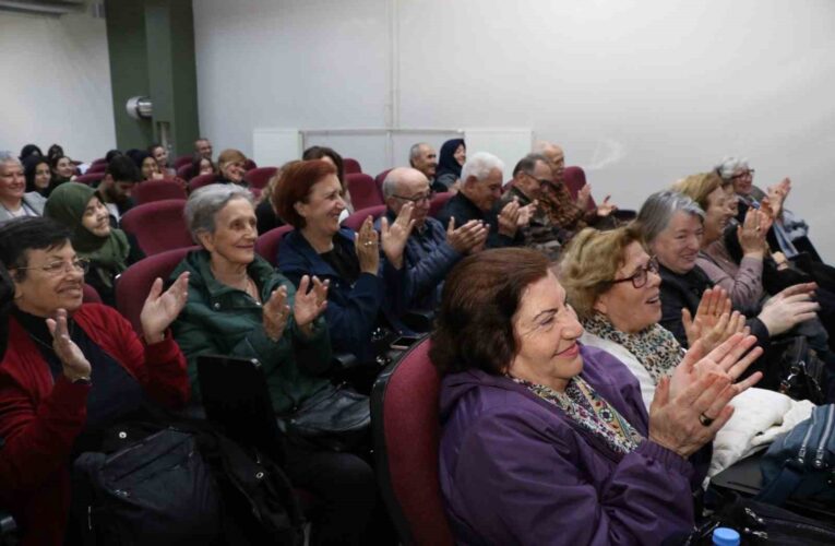 Gençlerin performansı çınarları geçmişe götürdü