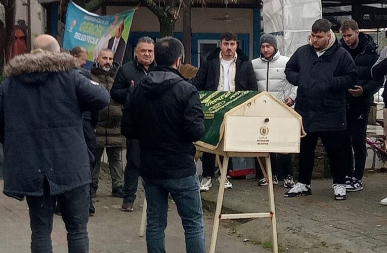 Hayatını kaybettiği Marmara Denizi’nin kıyısına defnedildi