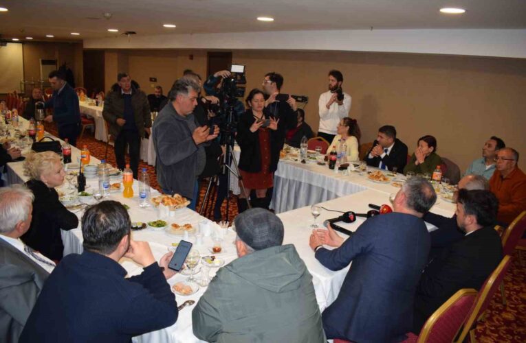 İbrahim Sezer, gazetecilerle iftarda bir araya geldi