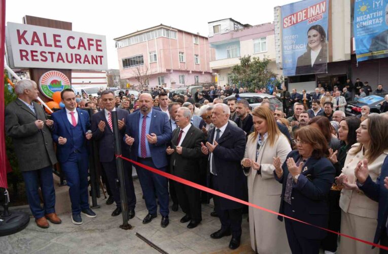 ’Kale Kafe’ dualarla açıldı