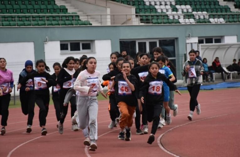 Kars’ta atletizm yarışları yapıldı