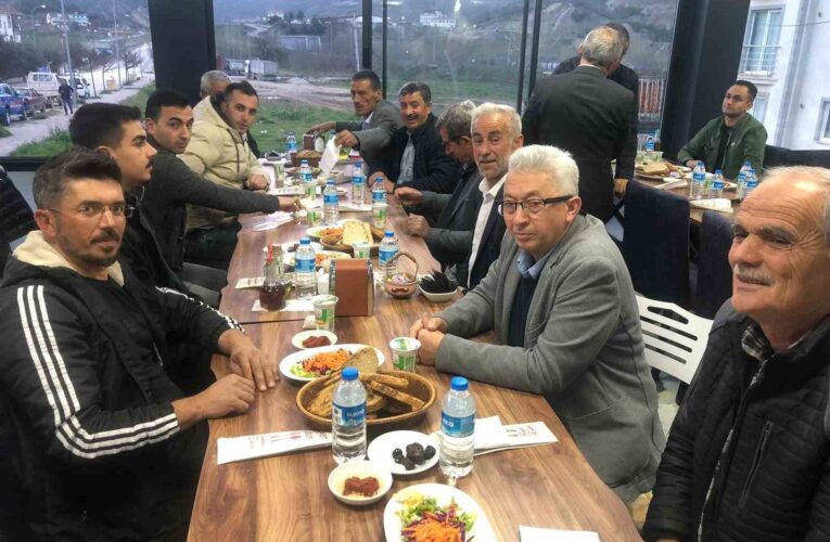 Kaymakam Ünal, muhtarlarla iftarda bir araya geldi