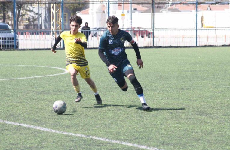 Kayseri U17 Ligi: Kocasinan Şimşekspor: 0 – Talasgücü Belediyespor:4