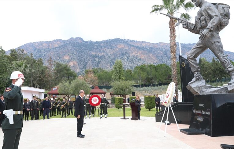 KKTC’de, Çanakkale Deniz Zaferi’nin 109. yıl dönümü dolayısıyla törenler düzenlendi