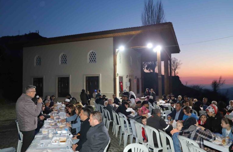 Köylüler iftarını Şehitlikte Başkan Güler’le birlikte açtı