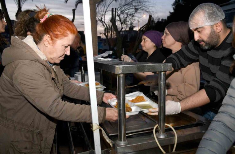 Kuşadası Belediyesi İftar Günlerinin İlki İkiçeşmelik Mahallesi’nde Düzenlendi