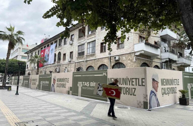 Mersin Büyükşehir Belediyesi, yeni binasında hizmet vermeye başladı