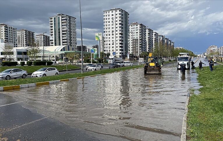 Meteorolojiden kuvvetli yağış ve zirai don uyarısı