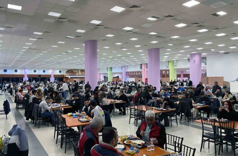 Muğla, Aydın ve Denizli’de her gün 6 bin Üniversiteliye iftar yemeği