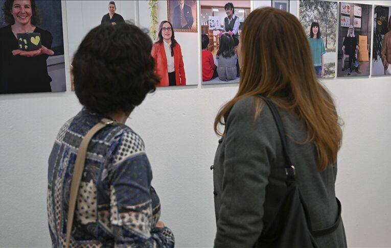 ODTÜ’de “Cumhuriyetin 101. senesinde 101 eş fotoğrafı” temalı sergi açıldı