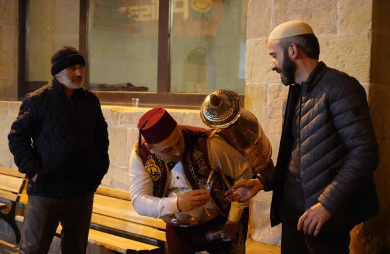 Osmanlı geleneği Bayburt’ta yaşatılıyor buz gibi şerbetle ağızlar tatlanıyor