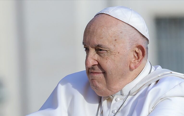 Papa Franciscus, Vatikan’da kendisinin ölmesini umanlar olduğunu belirtti