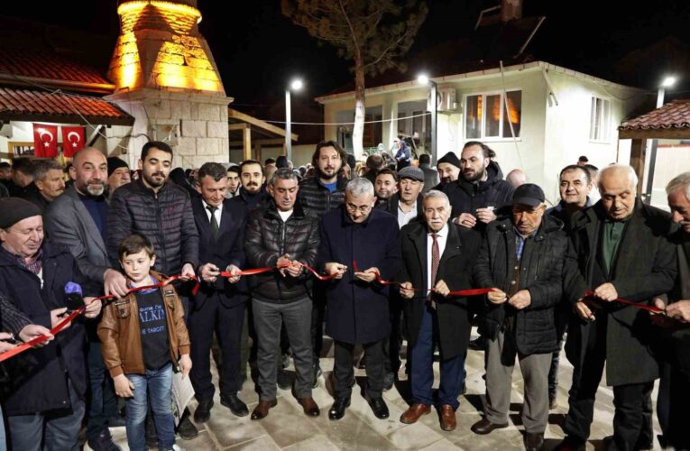 Parmakören Eski Camii ibadete açıldı