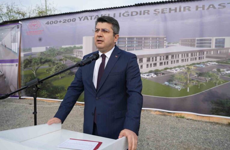 Sağlık Bakan Yardımcısı Kırbıyık, Iğdır Şehir Hastanesi inşaat alanında incelemede bulundu