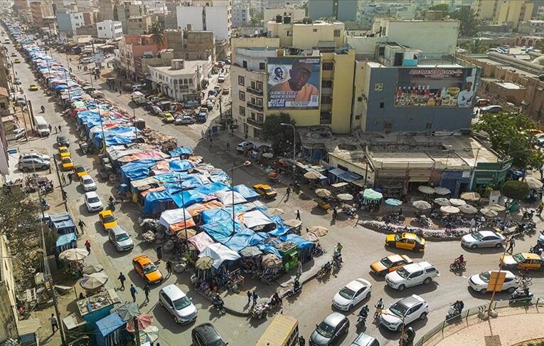 Senegal, cumhurbaşkanı seçimi için yarın sandık başına gidecek