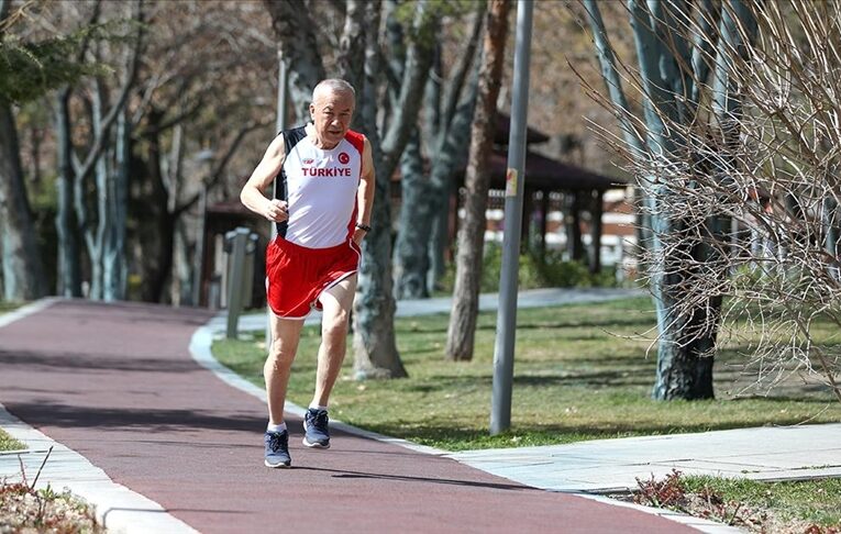 Sporla zinde kalan 76’lık “delikanlı”, Dünya Şampiyonası’na hazırlanıyor