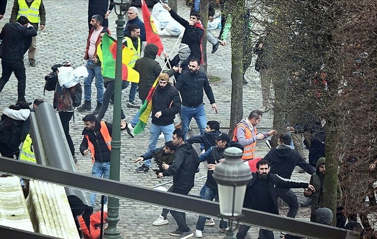 Terör örgütü PKK yandaşları Belçika’da şiddet olaylarına devam etti